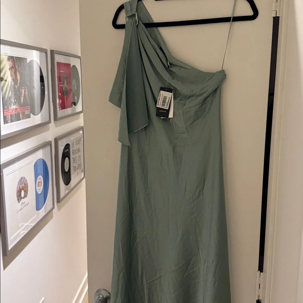 NWT Lauren Ralph Lauren Satin Charmeuse One-Shoulder Gown size 4 - Picture 5 of 5